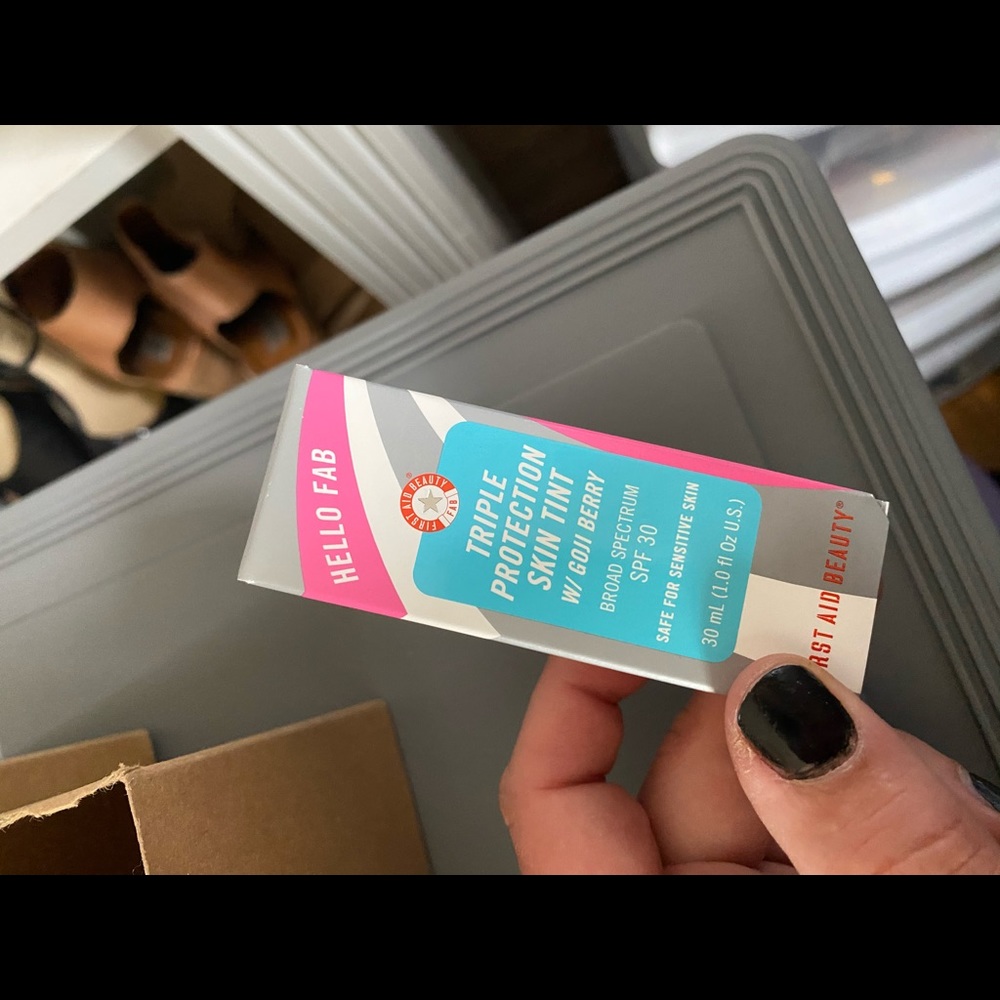 First Aid Beauty Triple protection skin tintSPF30